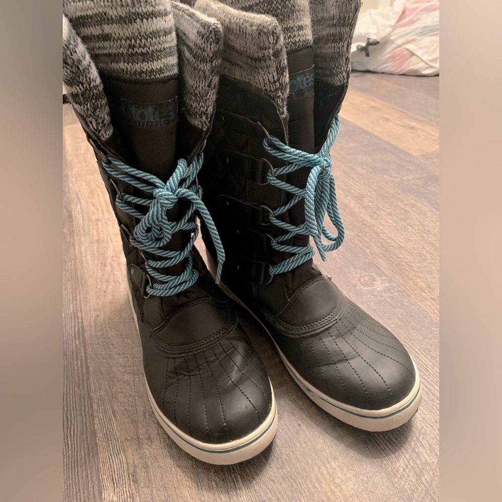 Women’s tall Totes brand Winter Boots, worn once